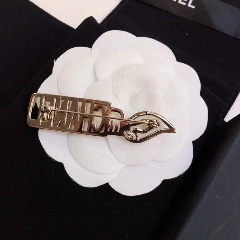 Trendsetting Chanel Brooches 220322