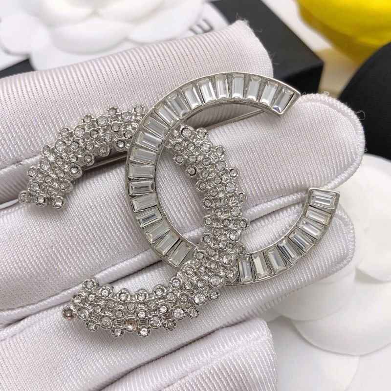 Chanel Brooches EyeCatching 220307