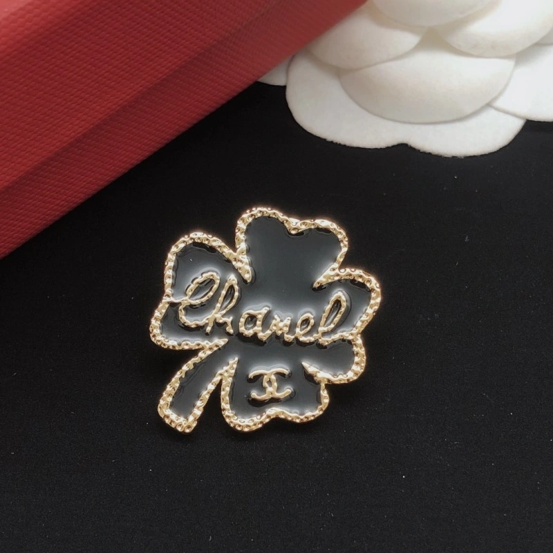 TechFriendly Chanel Brooches 220398