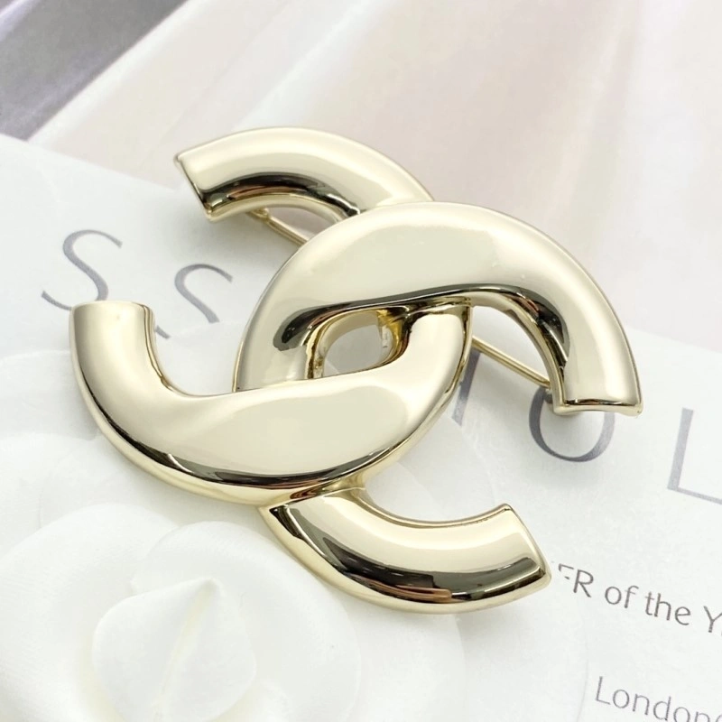 Chanel Brooches RelaxedFit 220301