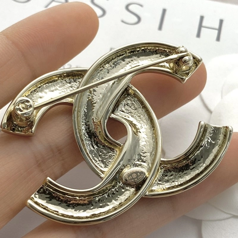 Chanel Brooches RelaxedFit 220301