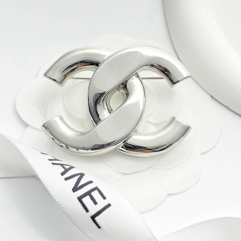 ModernLook Chanel Brooches 220302