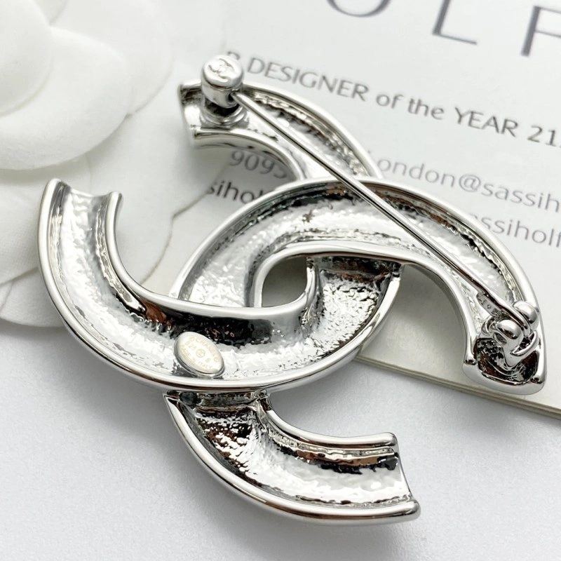 ModernLook Chanel Brooches 220302