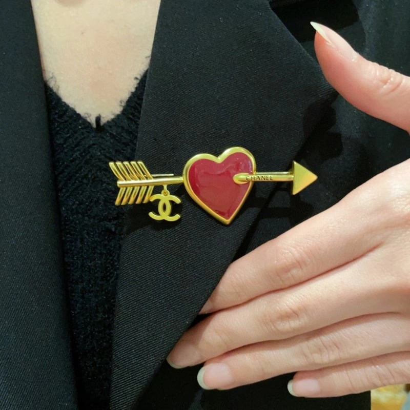 Premium Chanel Brooches 220284