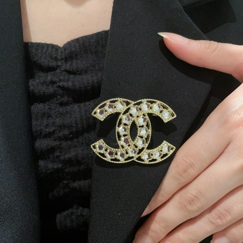 Chanel Brooches FashionForward 220276