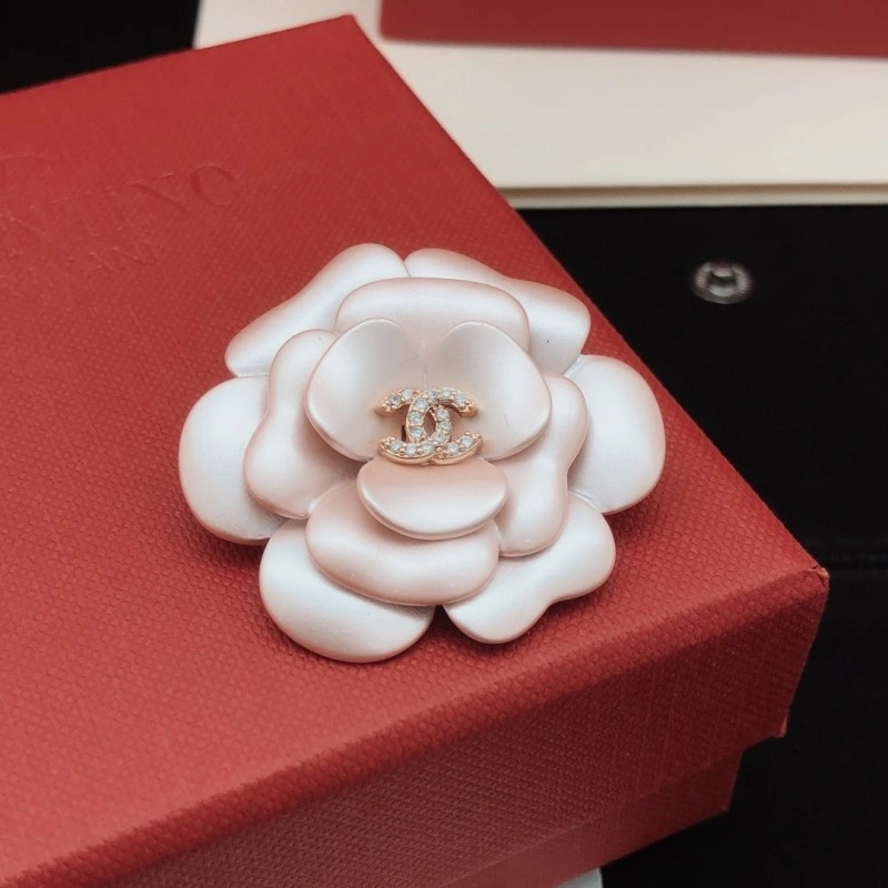 Practical Chanel Brooches 220288