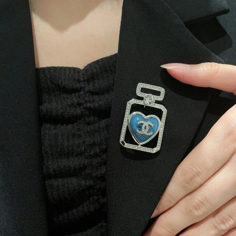 Chanel Brooches UrbanStyle 220268