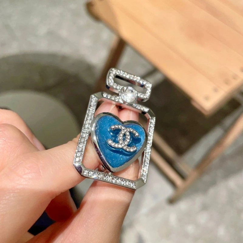 Chanel Brooches UrbanStyle 220268