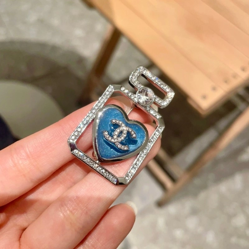 Chanel Brooches UrbanStyle 220268