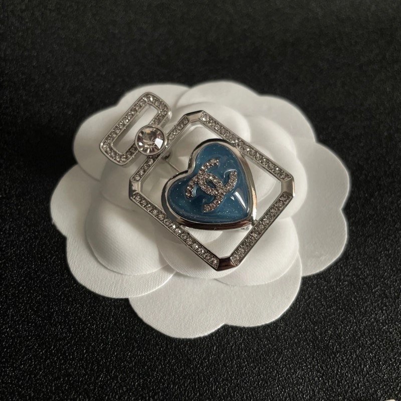 Chanel Brooches UrbanStyle 220268