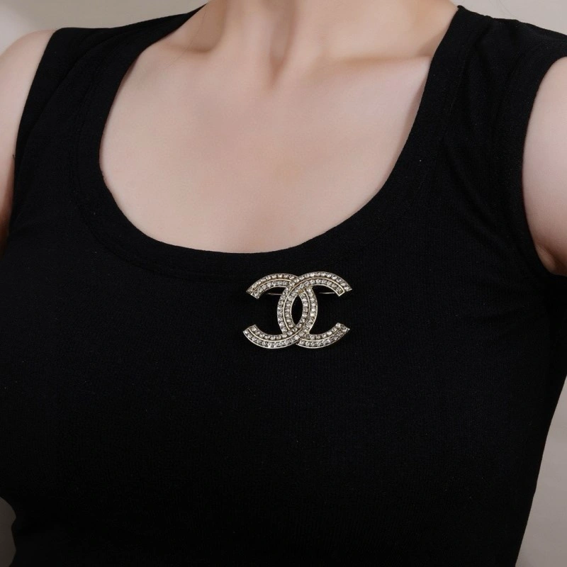 TechFriendly Chanel Brooches 220269