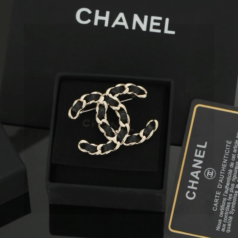 TravelReady Chanel Brooches 220250
