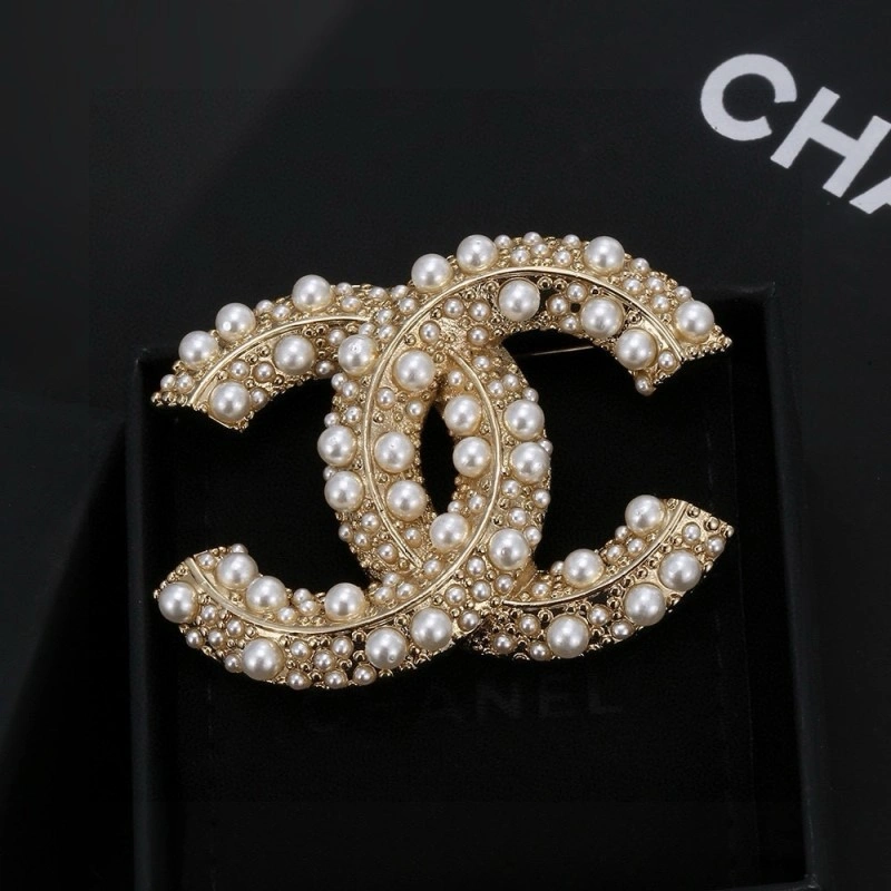 RelaxedFit Chanel Brooches 220258