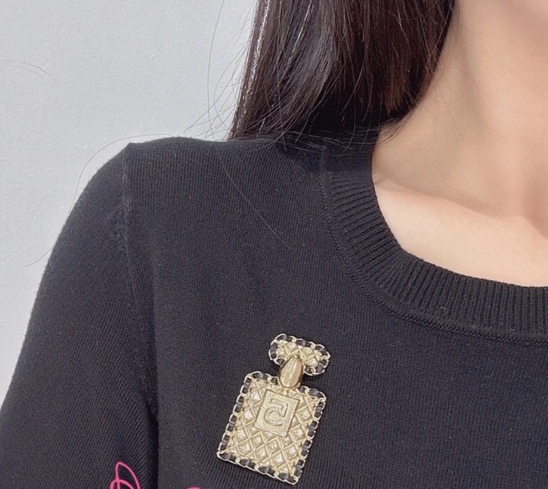 Chanel Brooches Tailored 220272