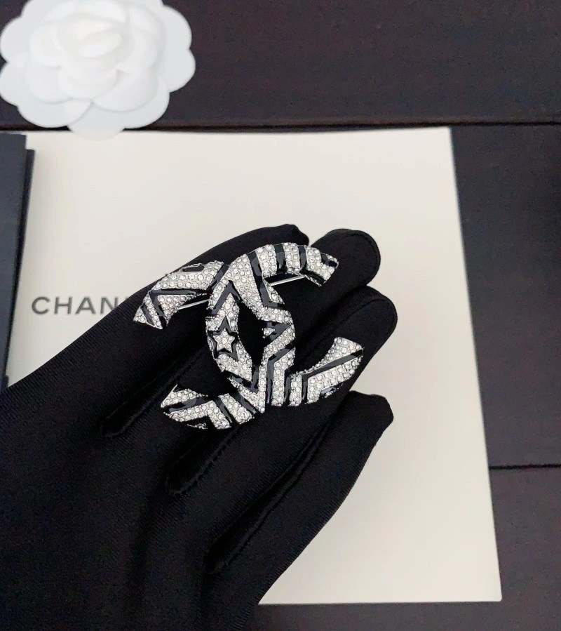 Chanel Brooches Effortless 220263