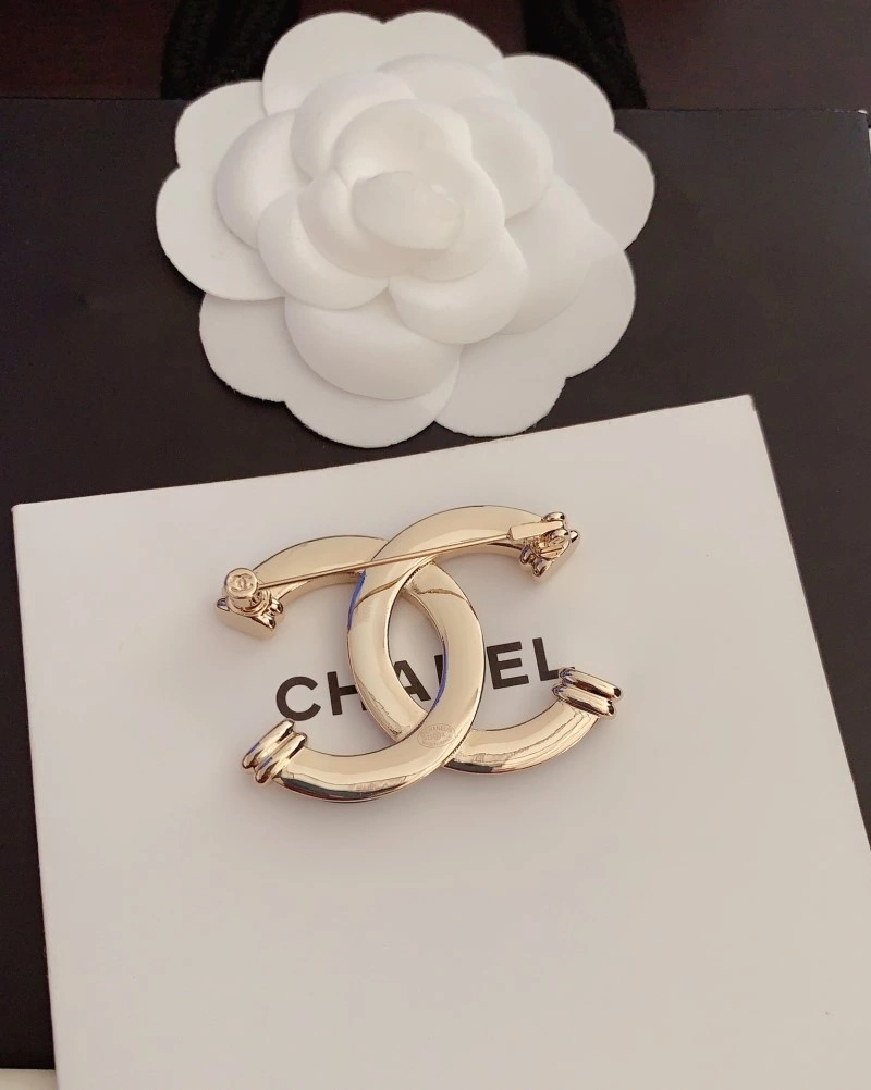 Durable Chanel Brooches 220257