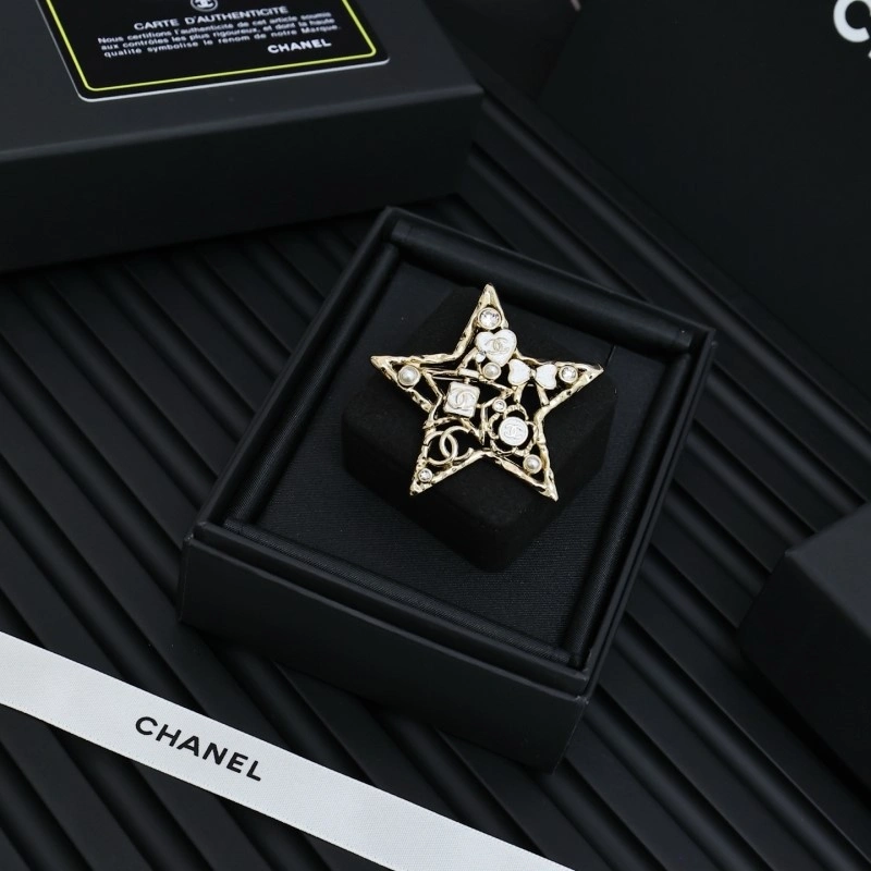 Chanel Brooches SmoothTexture 220235
