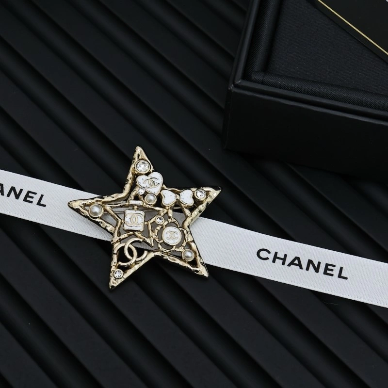 Chanel Brooches SmoothTexture 220235