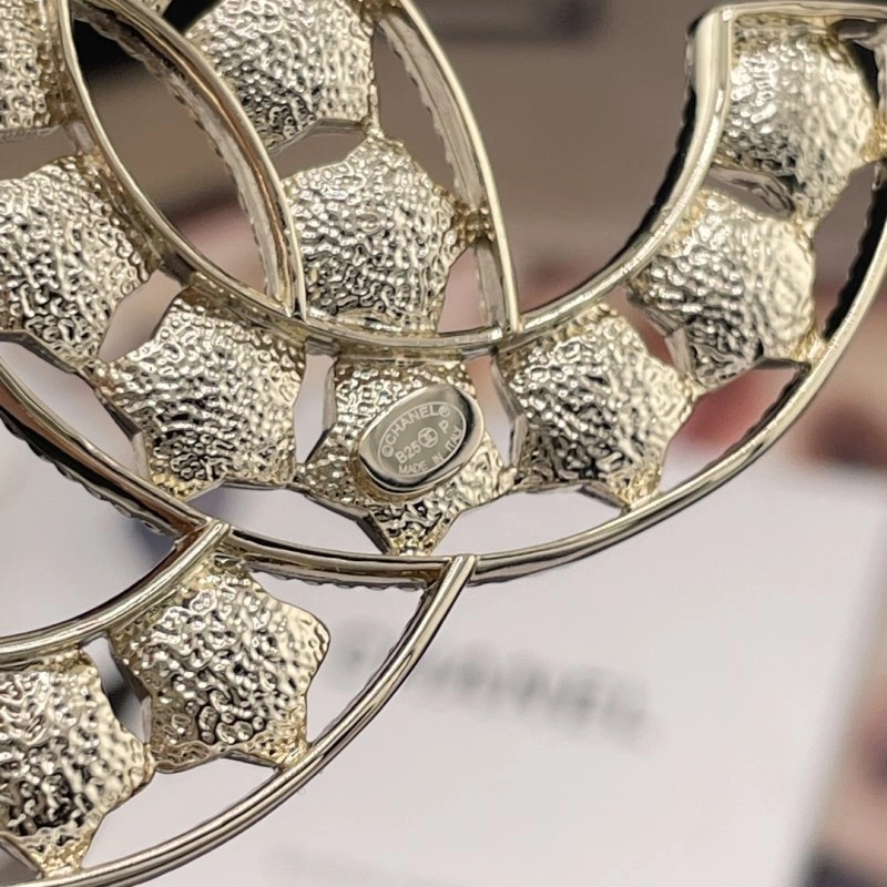 Chanel Brooches Lightweight 220234