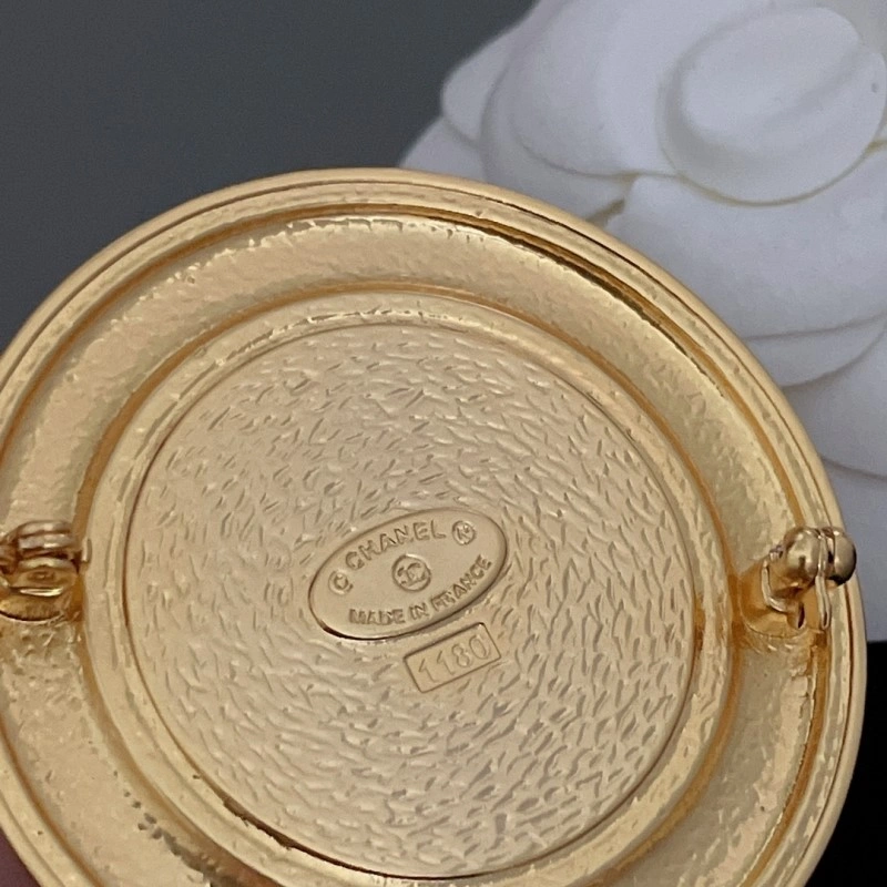 Practical Chanel Brooches 220224