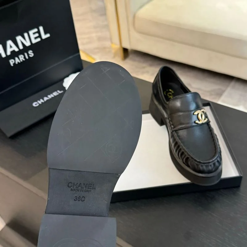 Sporty Chanel Business Shoes 18361