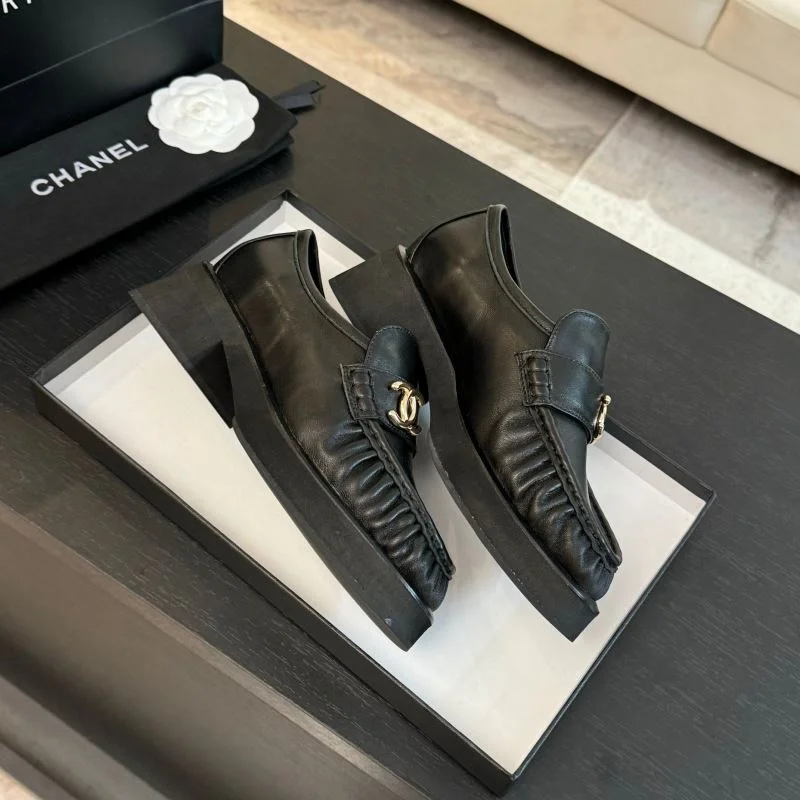 Sporty Chanel Business Shoes 18361