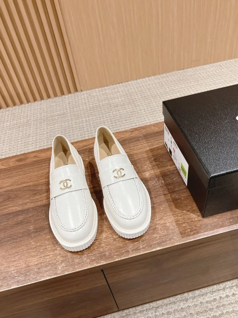 Bright Chanel Business Shoes 18353