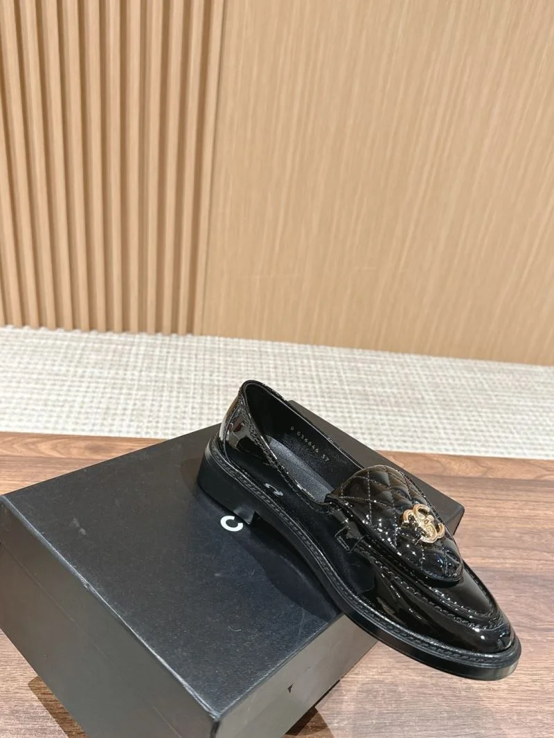 Vibrant Chanel Business Shoes 18346