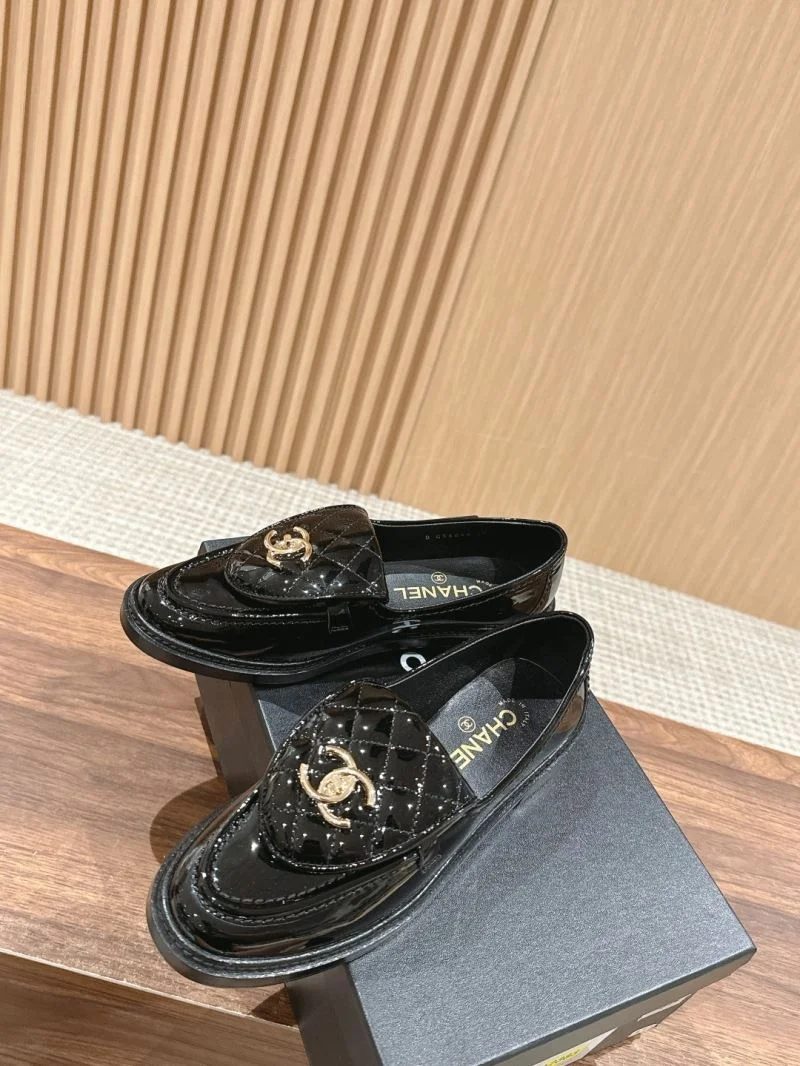 Vibrant Chanel Business Shoes 18346