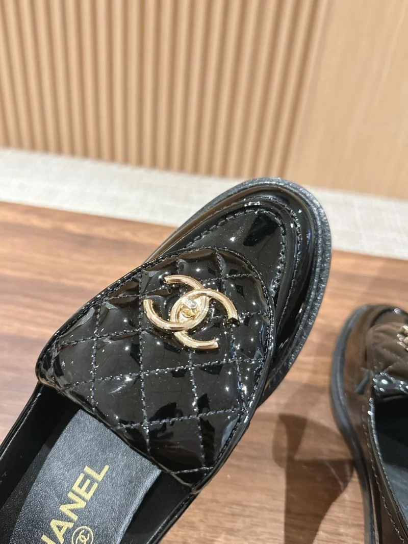 Vibrant Chanel Business Shoes 18346