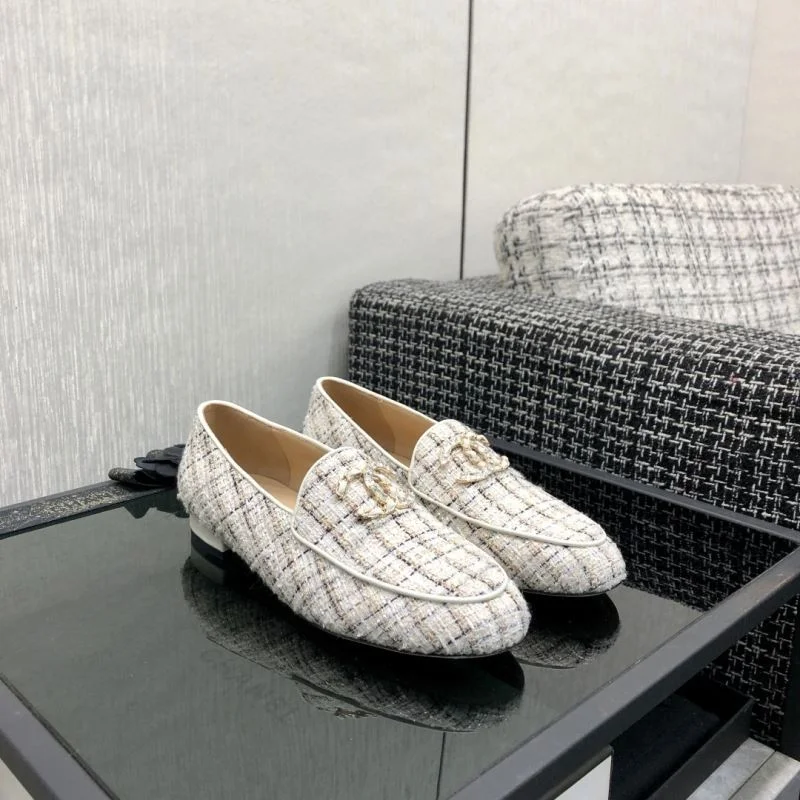 Trendsetting Chanel Business Shoes 18334