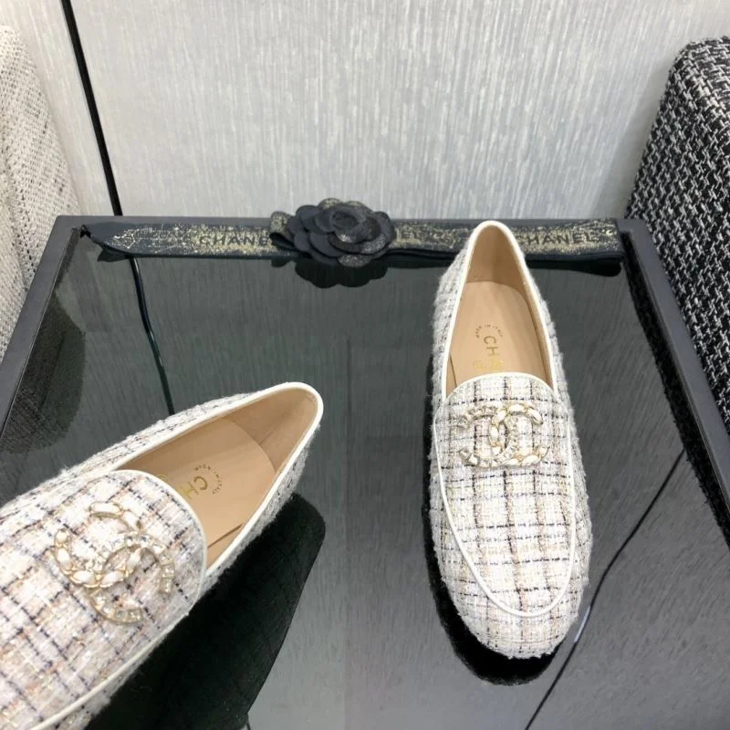 Trendsetting Chanel Business Shoes 18334