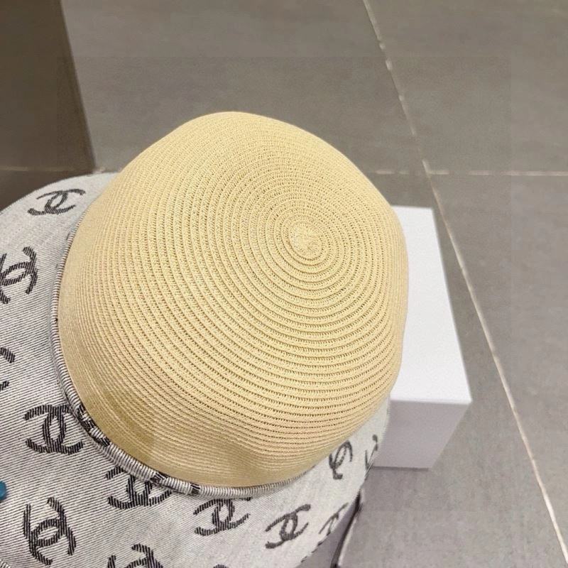 Compact Chanel Caps 261509