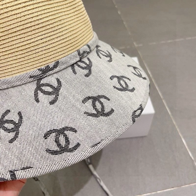 Compact Chanel Caps 261509