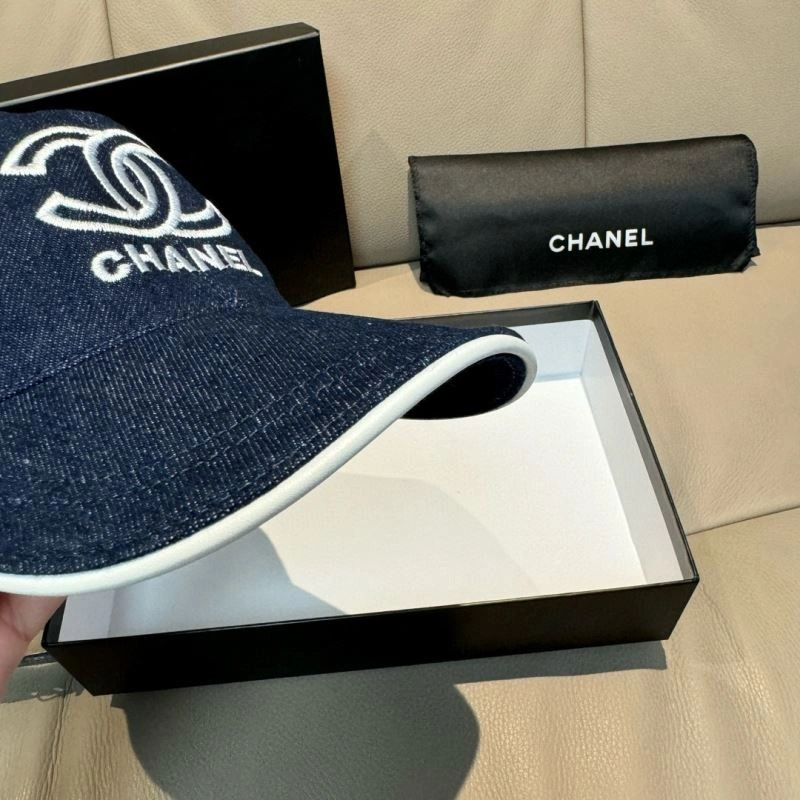 Chanel Caps Sleek 261495
