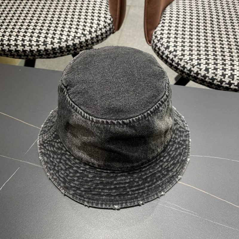 Chanel Caps Refined 260190