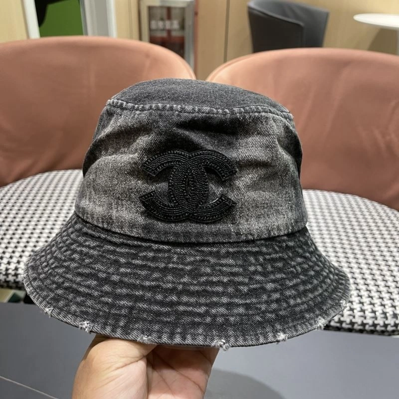 Chanel Caps Refined 260190