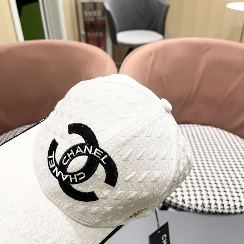 Chanel Caps Effortless 260134