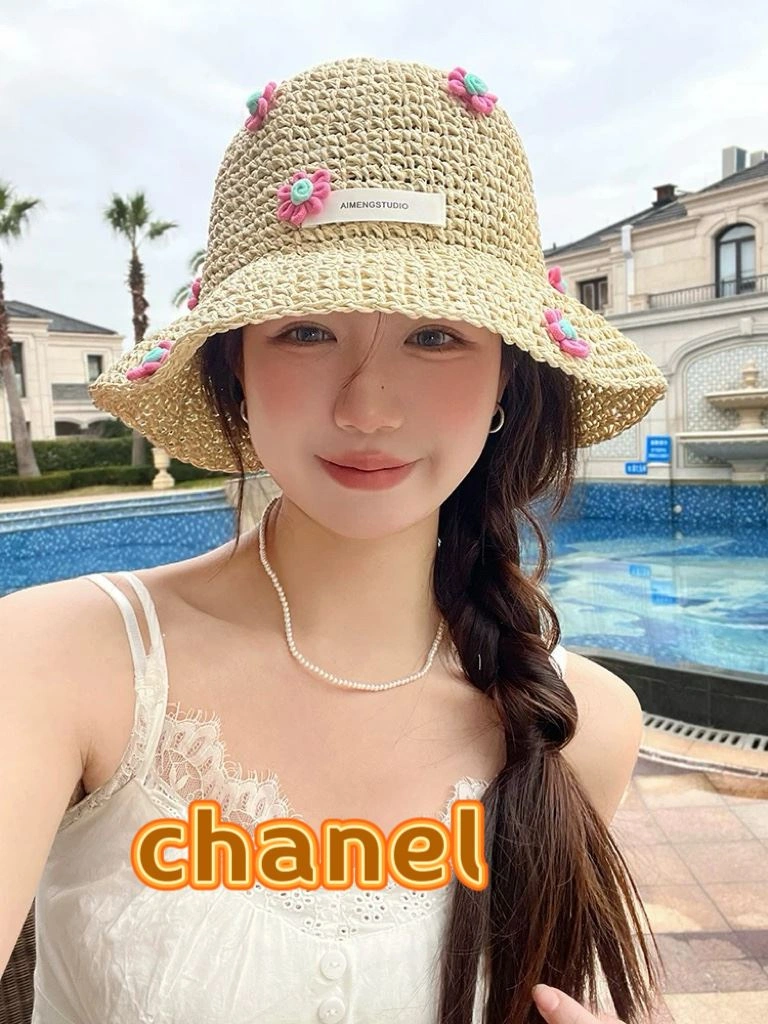 Chanel Caps Bright 260100