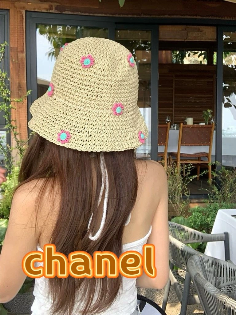 Chanel Caps Bright 260100
