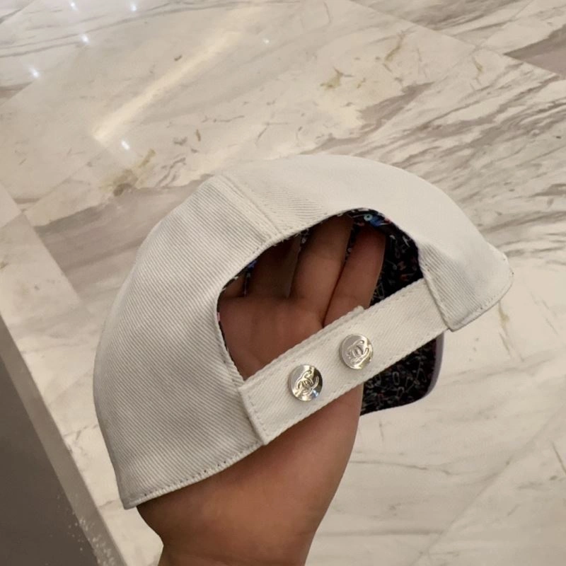Chanel Caps Snug 260063