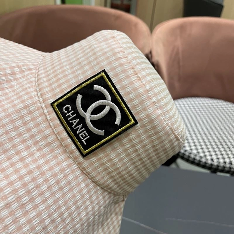 Chanel Caps Bold 260039
