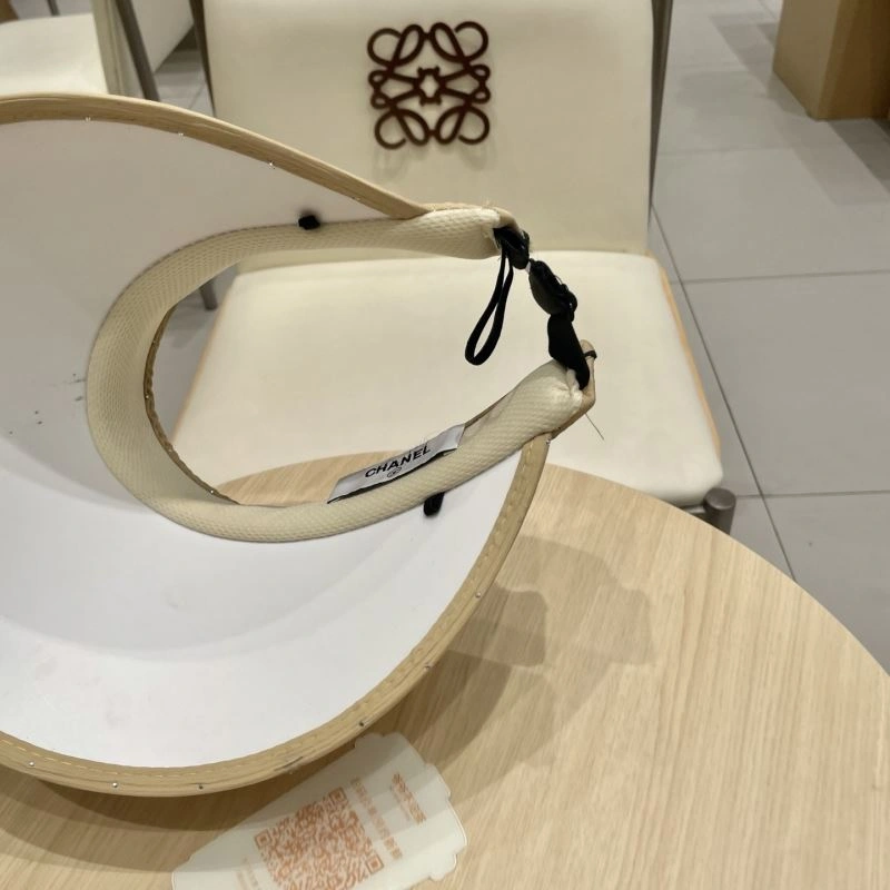 FreshLook Chanel Caps 260035