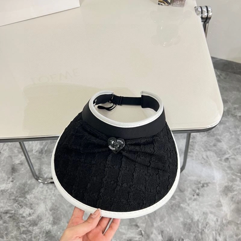 Chanel Caps Cozy 260011
