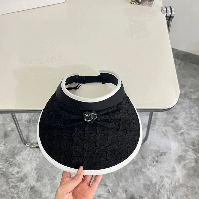 Chanel Caps Cozy 260011