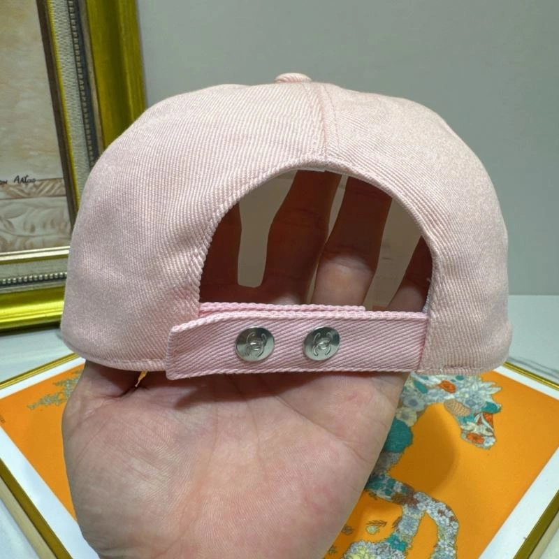WellDesigned Chanel Caps 259845