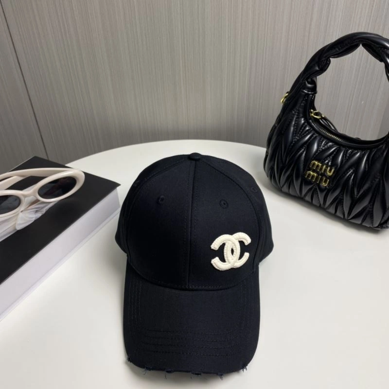 Chanel Caps Minimalist 259840
