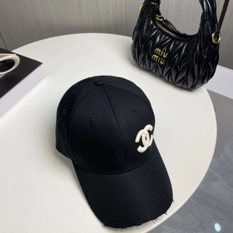 Chanel Caps Minimalist 259840