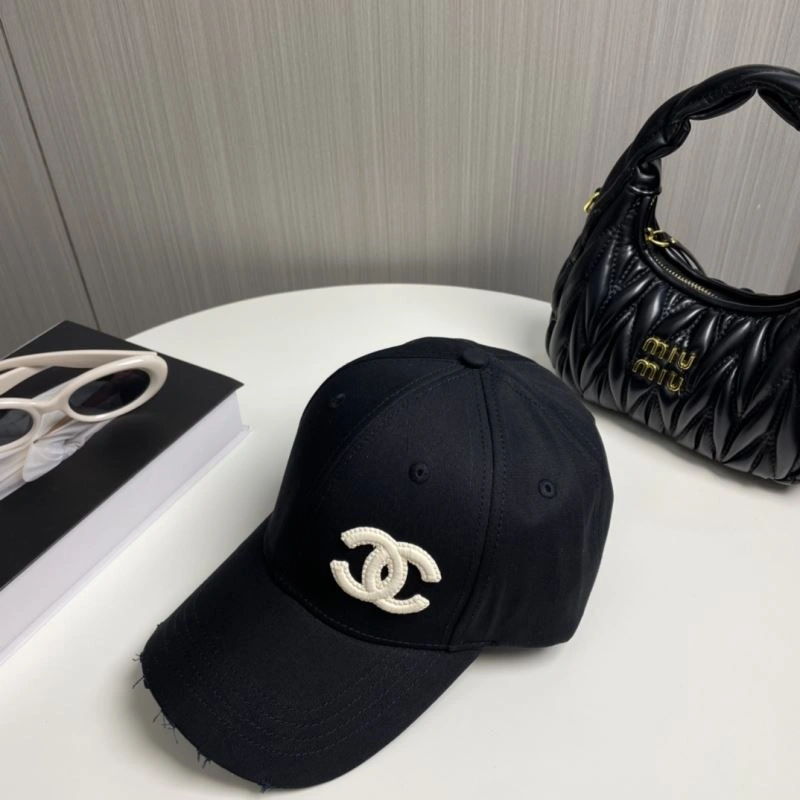 Chanel Caps Minimalist 259840