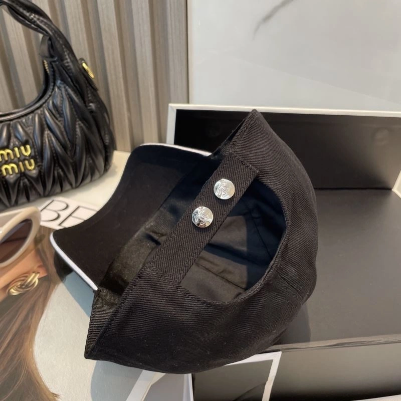 Chanel Caps UrbanStyle 259785